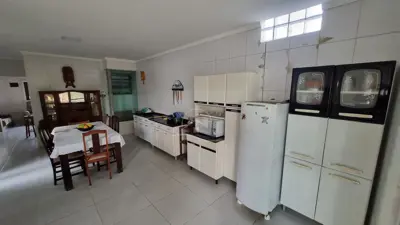 Casa - Térrea com 3 quartos (sendo 2 suite(s)) a 4000,00 metros praia.