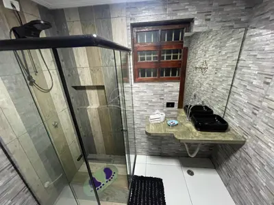 Casa - Térrea com 3 quartos (sendo 2 suite(s)) a 4000,00 metros praia.