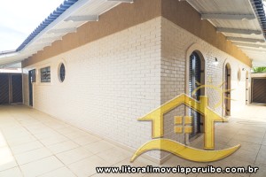 Casa para  no bairro Turístico, em Peruíbe / São Paulo.