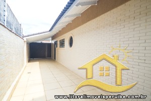 Casa para  no bairro Turístico, em Peruíbe / São Paulo.