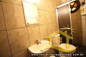 Casa para  no bairro Belmira Novaes, em Peruíbe / São Paulo.