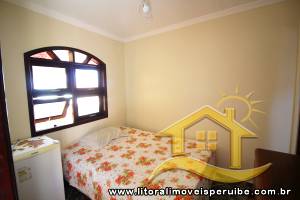 Casa para  no bairro Belmira Novaes, em Peruíbe / São Paulo.