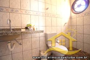 Casa para  no bairro Belmira Novaes, em Peruíbe / São Paulo.