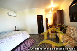 Casa para  no bairro Belmira Novaes, em Peruíbe / São Paulo.