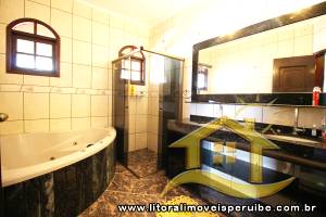 Casa para  no bairro Belmira Novaes, em Peruíbe / São Paulo.