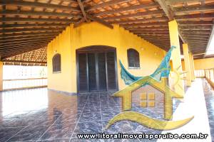 Casa para  no bairro Belmira Novaes, em Peruíbe / São Paulo.