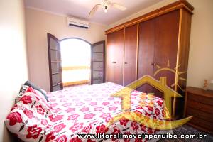 Casa para  no bairro Belmira Novaes, em Peruíbe / São Paulo.