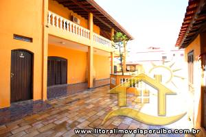 Casa para  no bairro Belmira Novaes, em Peruíbe / São Paulo.