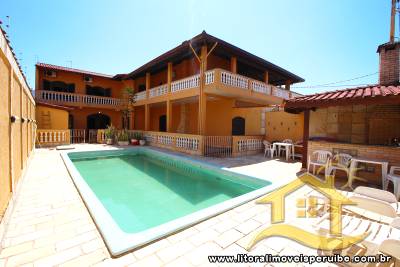 Casa para  no bairro Belmira Novaes, em Peruíbe / São Paulo.
