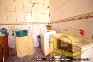 Casa para  no bairro Belmira Novaes, em Peruíbe / São Paulo.