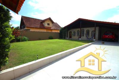 Casa - Térrea com 4 dormitórios (sendo 2 suite(s)) a 200,00 metros praia.