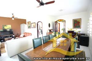 Casa - Térrea com 4 dormitórios (sendo 2 suite(s)) a 200,00 metros praia.
