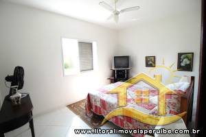 Casa - Térrea com 4 dormitórios (sendo 2 suite(s)) a 200,00 metros praia.