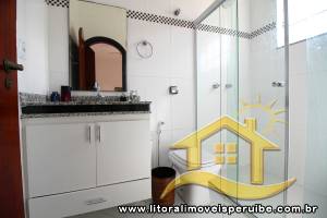 Casa - Térrea com 4 dormitórios (sendo 2 suite(s)) a 200,00 metros praia.