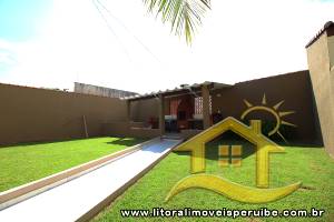 Casa - Térrea com 4 dormitórios (sendo 2 suite(s)) a 200,00 metros praia.