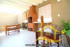 Casa - Térrea com 4 dormitórios (sendo 2 suite(s)) a 200,00 metros praia.