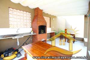Casa - Térrea com 4 dormitórios (sendo 2 suite(s)) a 200,00 metros praia.