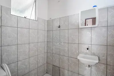 Casa - Térrea com 3 quartos (sendo 1 suite(s)) a 400,00 metros praia.
