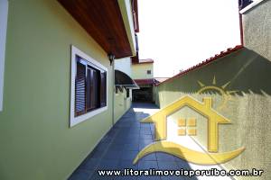 Casa para  no bairro Centro, em Peruíbe / SP.