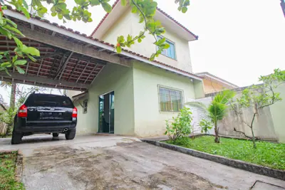 Casa para  no bairro Belmira Novaes, em Peruíbe / São Paulo.