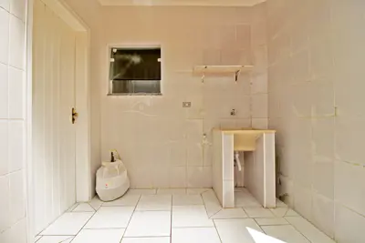 Casa - Sobrado com 4 dormitórios (sendo 2 suite(s)) a 100,00 metros praia.