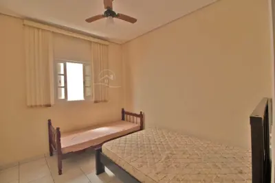 Casa - Sobrado com 4 dormitórios (sendo 2 suite(s)) a 100,00 metros praia.