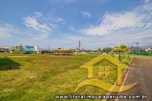 Terreno - Amplo com 0 dormitórios (sendo 0 suite(s)) a 0,00 metros praia.