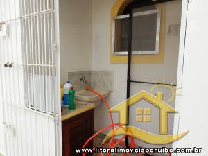 Casa - Térrea com 3 quartos (sendo 1 suite(s)) a 200,00 metros praia.