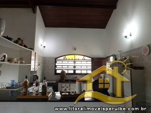 Casa - Térrea com 3 quartos (sendo 1 suite(s)) a 200,00 metros praia.