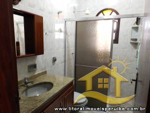 Casa - Térrea com 3 quartos (sendo 1 suite(s)) a 200,00 metros praia.
