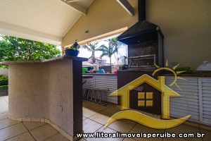 Casa - Sobrado com 5 quartos (sendo 4 suite(s)) a 50,00 metros praia.