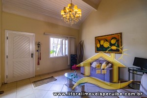 Casa - Sobrado com 5 quartos (sendo 4 suite(s)) a 50,00 metros praia.