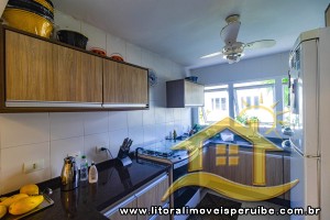 Casa - Sobrado com 5 quartos (sendo 4 suite(s)) a 50,00 metros praia.