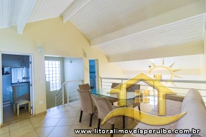 Casa - Sobrado com 5 quartos (sendo 4 suite(s)) a 50,00 metros praia.