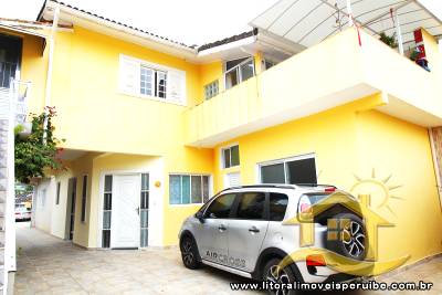 Casa - Sobrado com 2 dormitórios (sendo 1 suite(s)) a 900,00 metros praia.