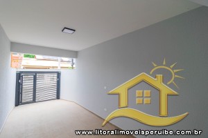 Casa - Sobreposta / baixo com 3 dormitórios (sendo 1 suite(s)) a 500,00 metros praia.