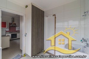 Casa - Sobrado com 4 dormitórios (sendo 4 suite(s)) a 1000,00 metros praia.