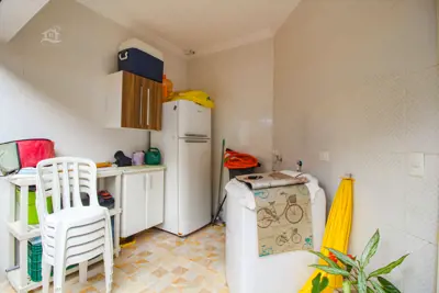 Casa - Térrea com 3 dormitórios (sendo 1 suite(s)) a 200,00 metros praia.