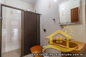 Casa - Assobradada com 4 dormitórios (sendo 3 suite(s)) a 0,00 metros praia.