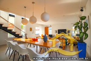 Casa - Sobrado com 3 dormitórios (sendo 3 suite(s)) a 30,00 metros praia.