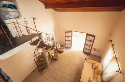 Casa - Térrea com 3 dormitórios (sendo 1 suite(s)) a 300,00 metros praia.