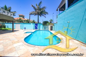 Casa - Sobrado com 5 quartos (sendo 4 suite(s)) a 70,00 metros praia.