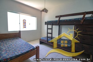 Casa - Sobrado com 5 quartos (sendo 4 suite(s)) a 70,00 metros praia.