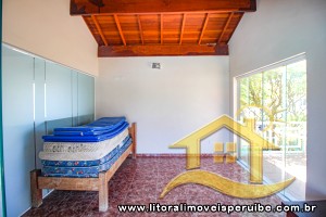 Casa - Sobrado com 5 quartos (sendo 4 suite(s)) a 70,00 metros praia.