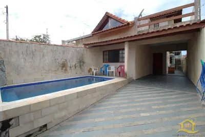 Casa - Térrea com 3 dormitórios (sendo 1 suite(s)) a 1000 metros praia.