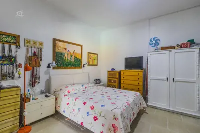 Casa - Térrea com piscina com 3 quartos (sendo 2 suite(s)) a 0,00 metros praia.