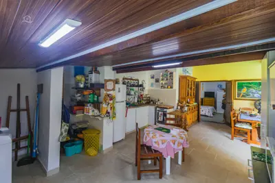 Casa - Térrea com piscina com 3 quartos (sendo 2 suite(s)) a 0,00 metros praia.