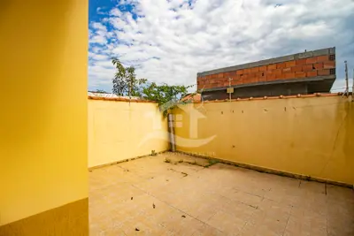 Casa - Térrea com 2 quartos (sendo 1 suite(s)) a 1500,00 metros praia.