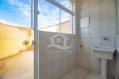 Casa - Térrea com 2 quartos (sendo 1 suite(s)) a 1500,00 metros praia.