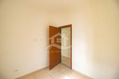 Casa - Térrea com 2 quartos (sendo 1 suite(s)) a 1500,00 metros praia.